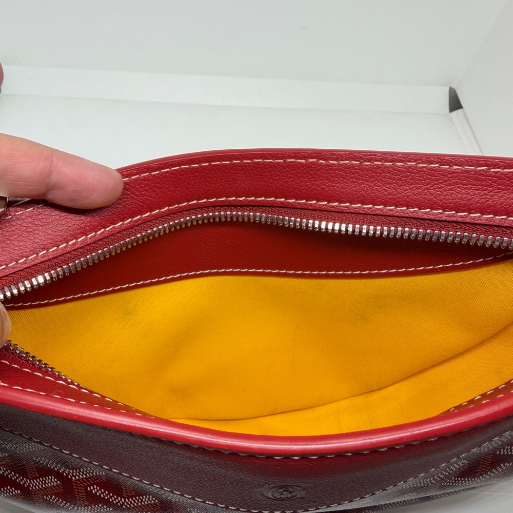 Authentic Goyard Hirondelle Shoulder Handbag in Red - Picture 12 of 13